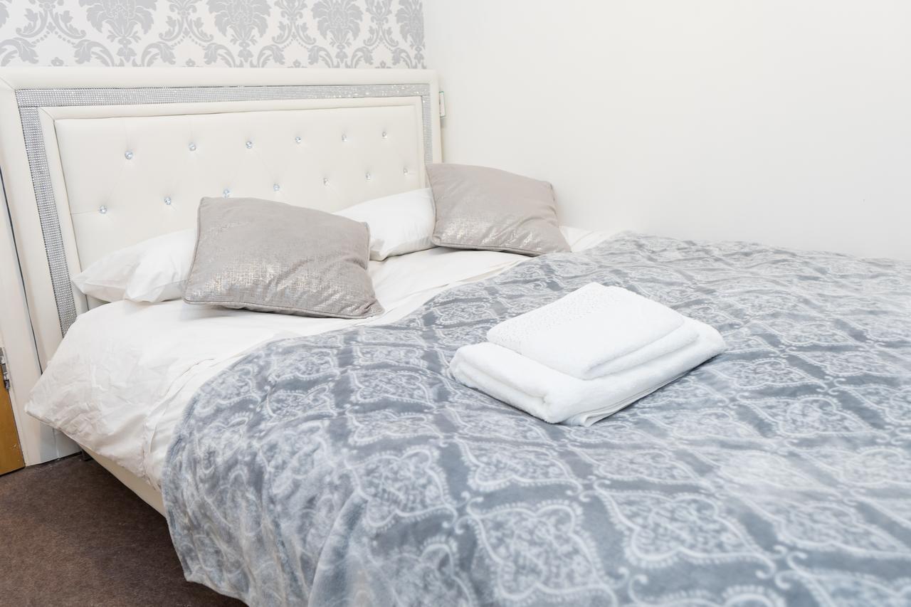 Hullidays - Theatre Side Apartment - Refurbished 2023 Kingston upon Hull Esterno foto
